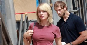 taylor-swift-creepy-guy-photoshop-battle-fb3__700-png.jpg