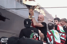 stefano-pioli-pioli-scudetto.gif